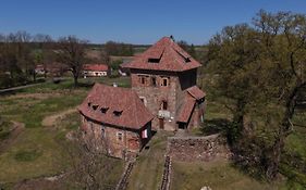 The Knight'S Castle Zamek Rycerski B&B